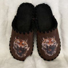 коричневі велюрові капці з тигром