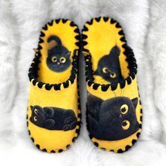 велюрові жовті капці з милим чорним котиком