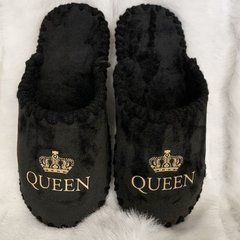 велюрові чорні капці з короною та написом Queen
