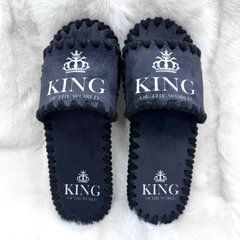 чорні відкриті велюрові капці з написом King