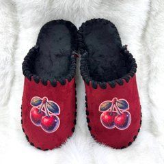 велюрові червоні капці з вишнею